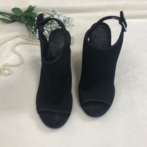 3/$20 | textured fabric peep toe sling back heels - Picture 4 of 5